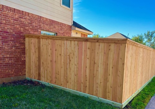 uilding Boundaries: Installing A Fence In Friendswood, TX, Before Landscaping Services